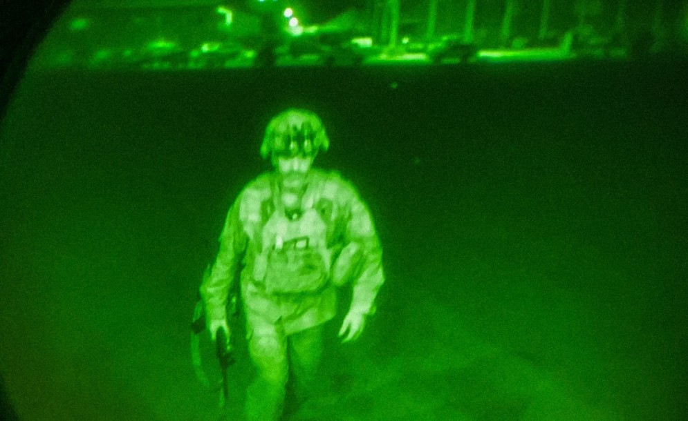 Η φωτογραφία του τελευταίου Αμερικάνου που αποχωρεί από το Αφγανιστάν