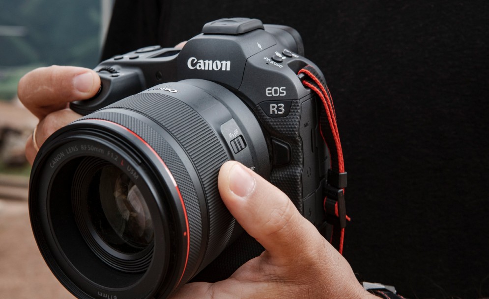 Το σύστημα Canon EOS γιορτάζει την 35η επέτειο του
