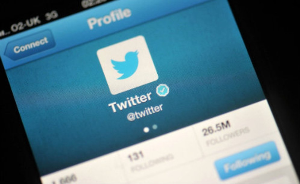 Ο Έλον Μασκ αγόρασε το Twitter