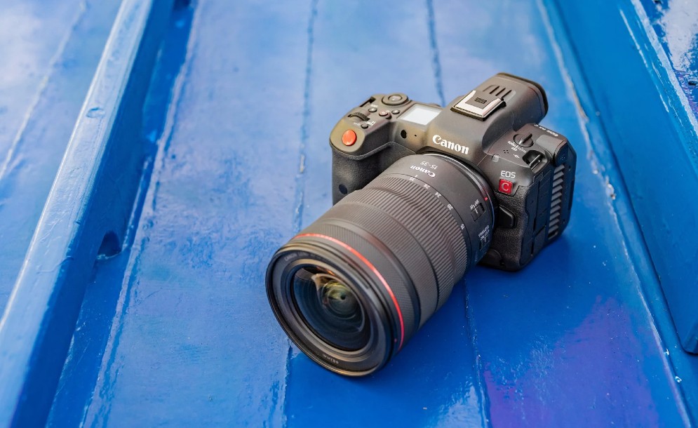 Η Canon παρουσίασε την νέα EOS R5 C