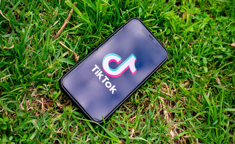 Το TikTok μοιράζεται τα έσοδα από τις διαφημίσεις με τους δημιουργούς