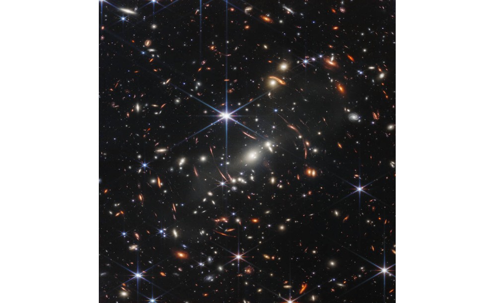 Η πρώτη φωτογραφία του James Webb Space Telescope δόθηκε στη δημοσιότητα – Μια ματιά 13 δις χρόνια πίσω στο χρόνο