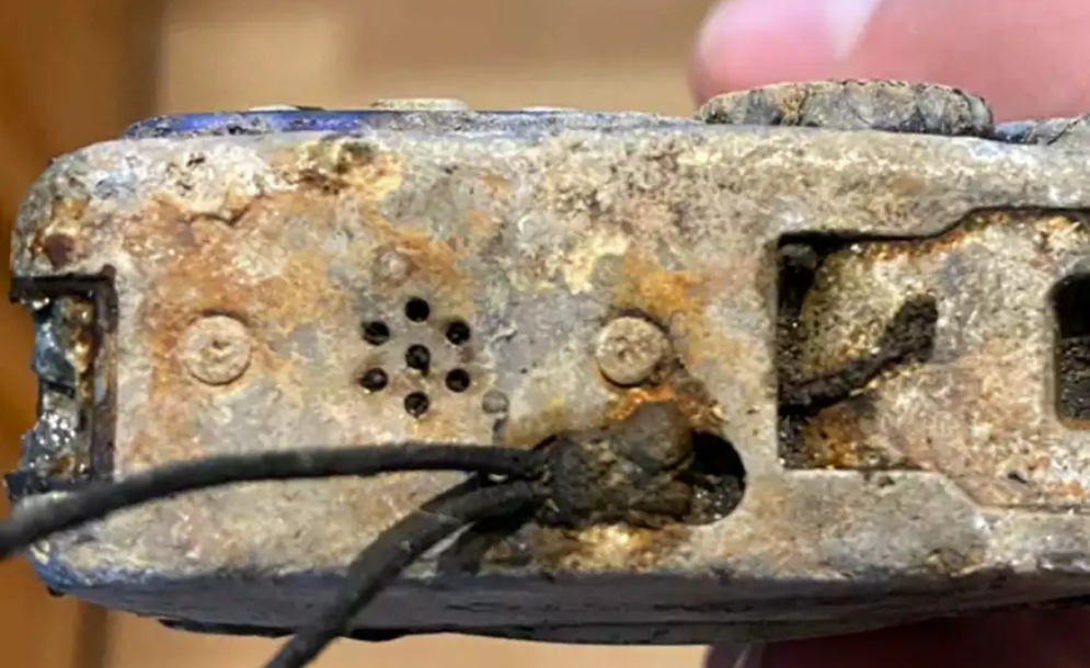 Ανέσυρε κάμερα από ποταμό μετά από 13 χρόνια…και οι φωτογραφίες υπήρχαν ακόμα