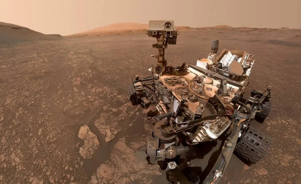 Εντυπωσιακή φωτογραφία από το Curiosity της NASA με φόντο το Αριανό τοπίο